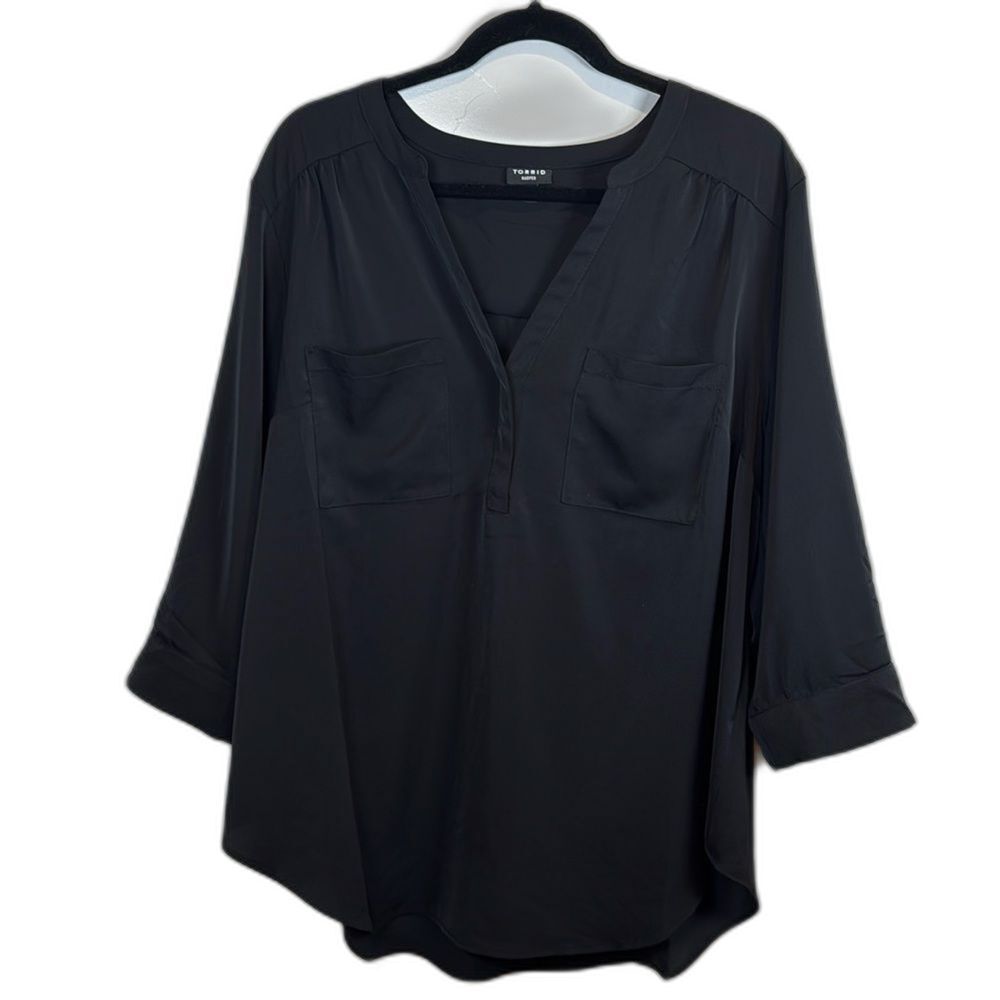 Torrid Harper Black 3/4 Sleeve Pullover Blouse Size 2 or US 2X